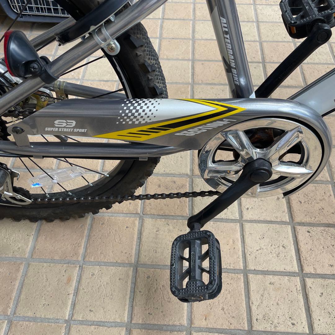 小学生3年生以上　キッズ用自転車 ブラックシルバー 6速ギア付　手渡希望