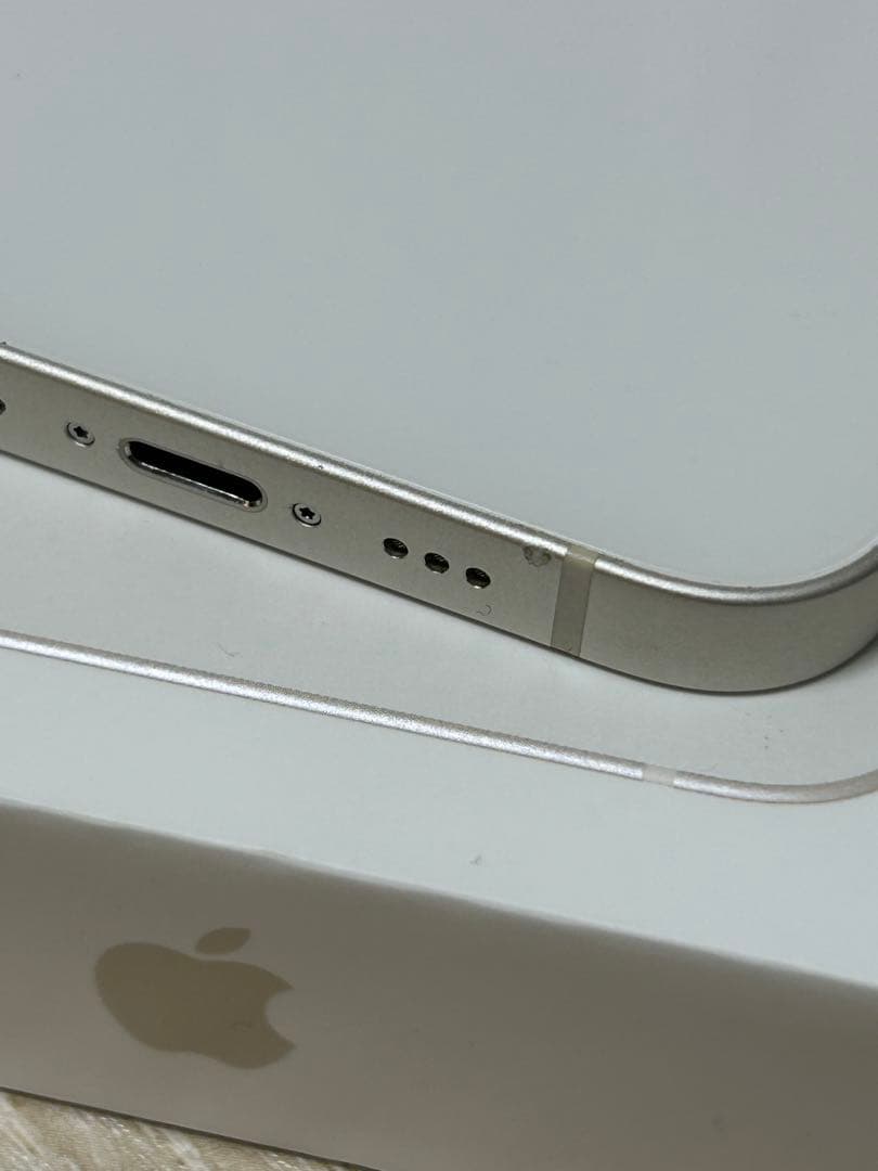 iPhone 13 ホワイト 256GB SIMフリー　毎週値下げしていきます！