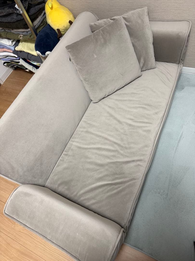 【LOWYA】ベージュ ベルベット調 2人掛けソファ