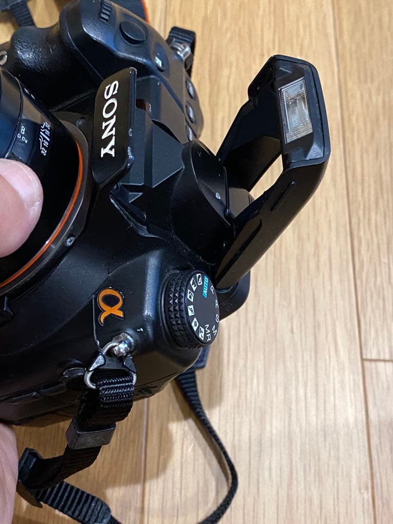 SONY α700 デジタル一眼　動作品　50ミリ単焦点マクロ、望遠レンズ付き