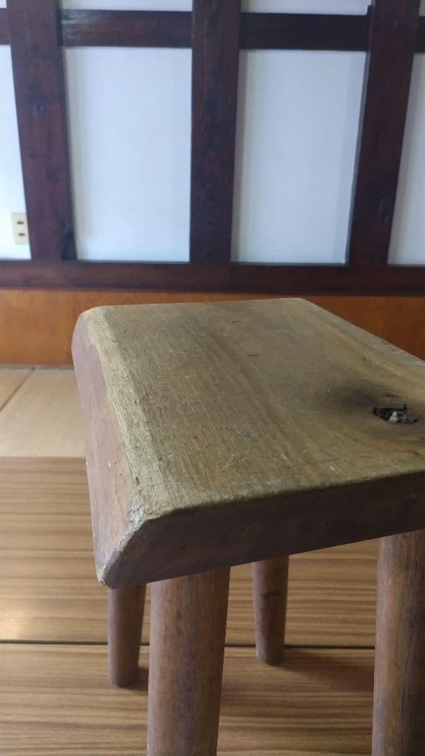 木製スツール　インテリアに