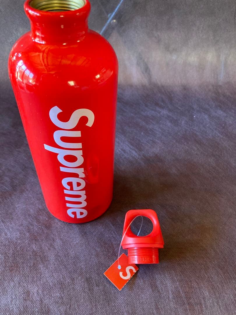 ❗️新品未使用❗️supreme sigg 0.6L 水筒　ウォーターボトル