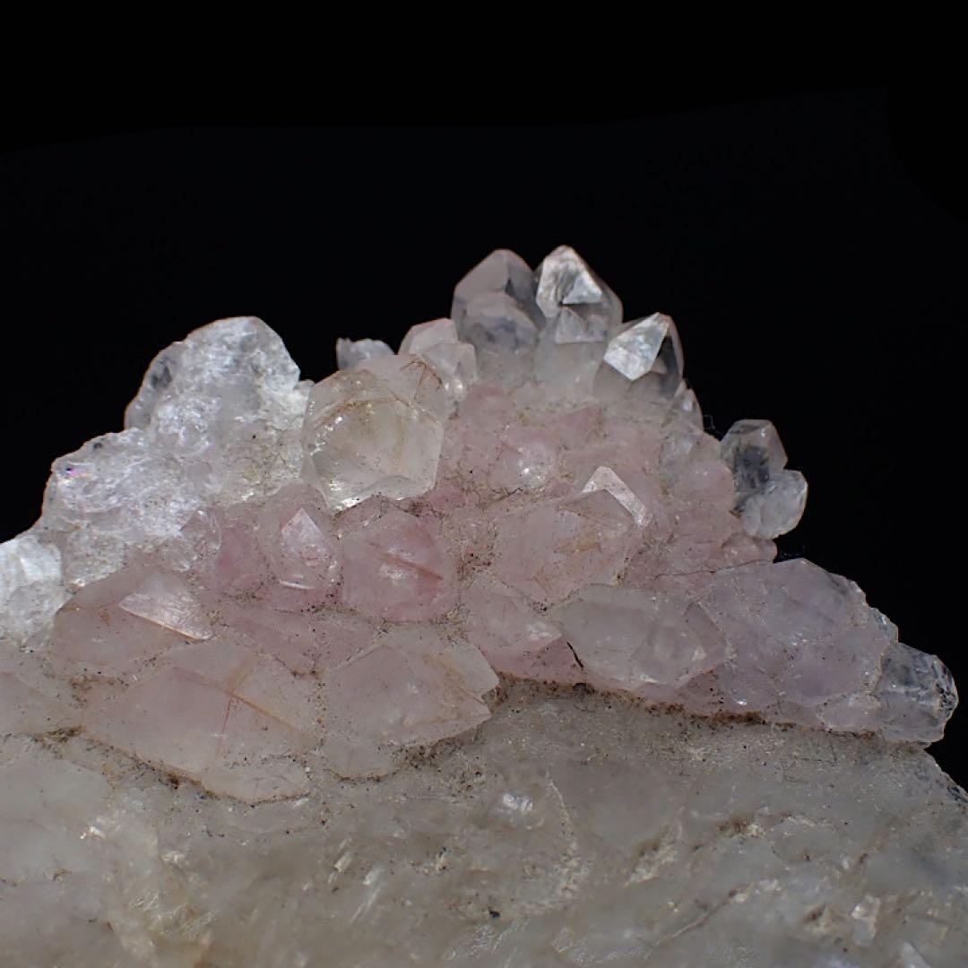 【ブラジル/ミナスジェライス産】ローズクォーツクラスター