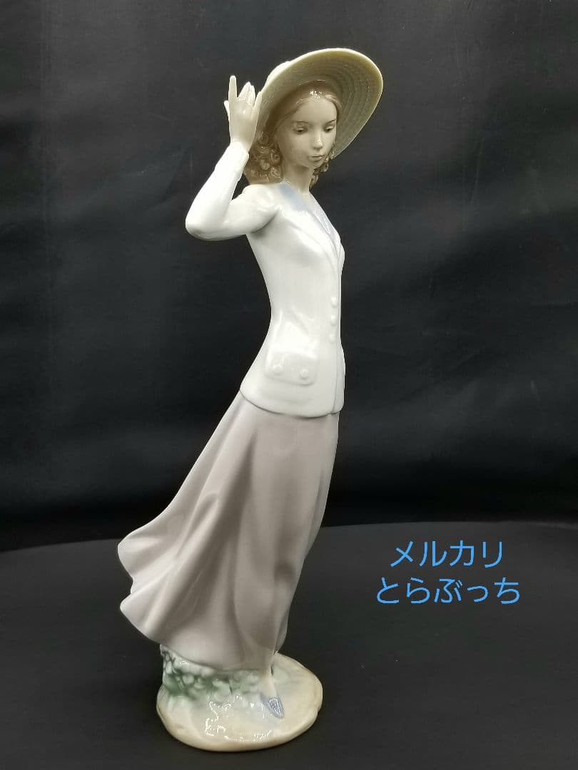 リヤドロ　女性　大型　31センチ