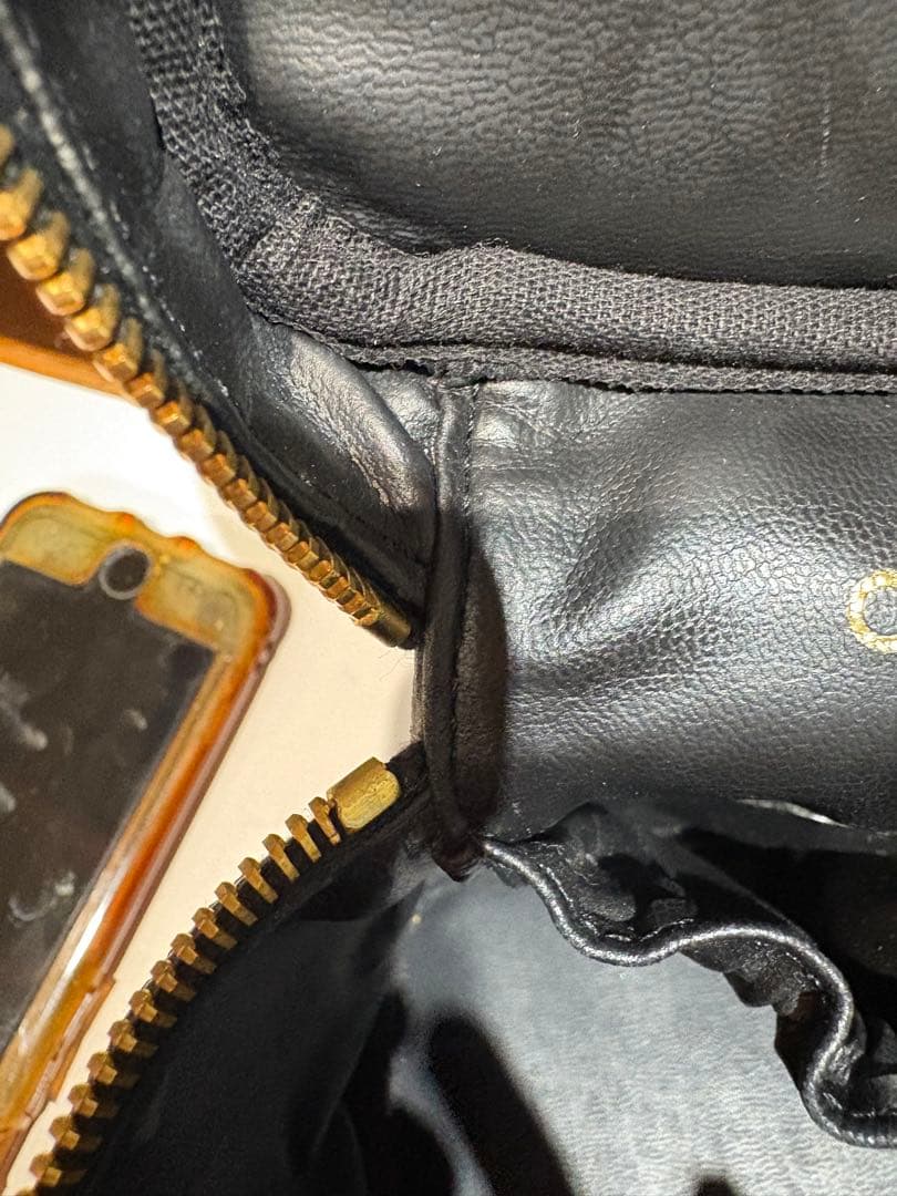 CHANEL ブラックレザー ハンドバッグ