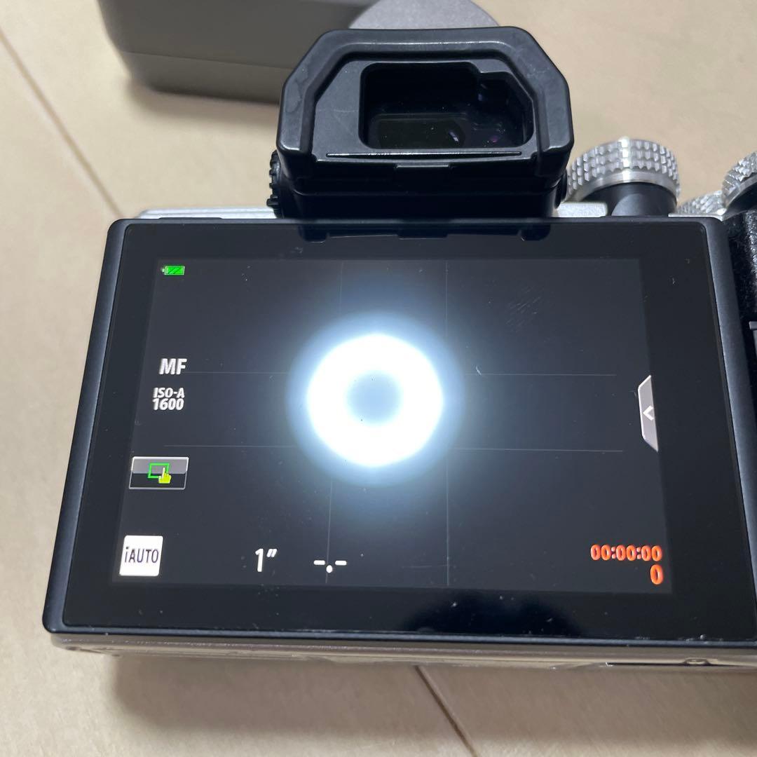 OLYMPUS OM-D E-M10Ⅱ ジャンク品　本体美品