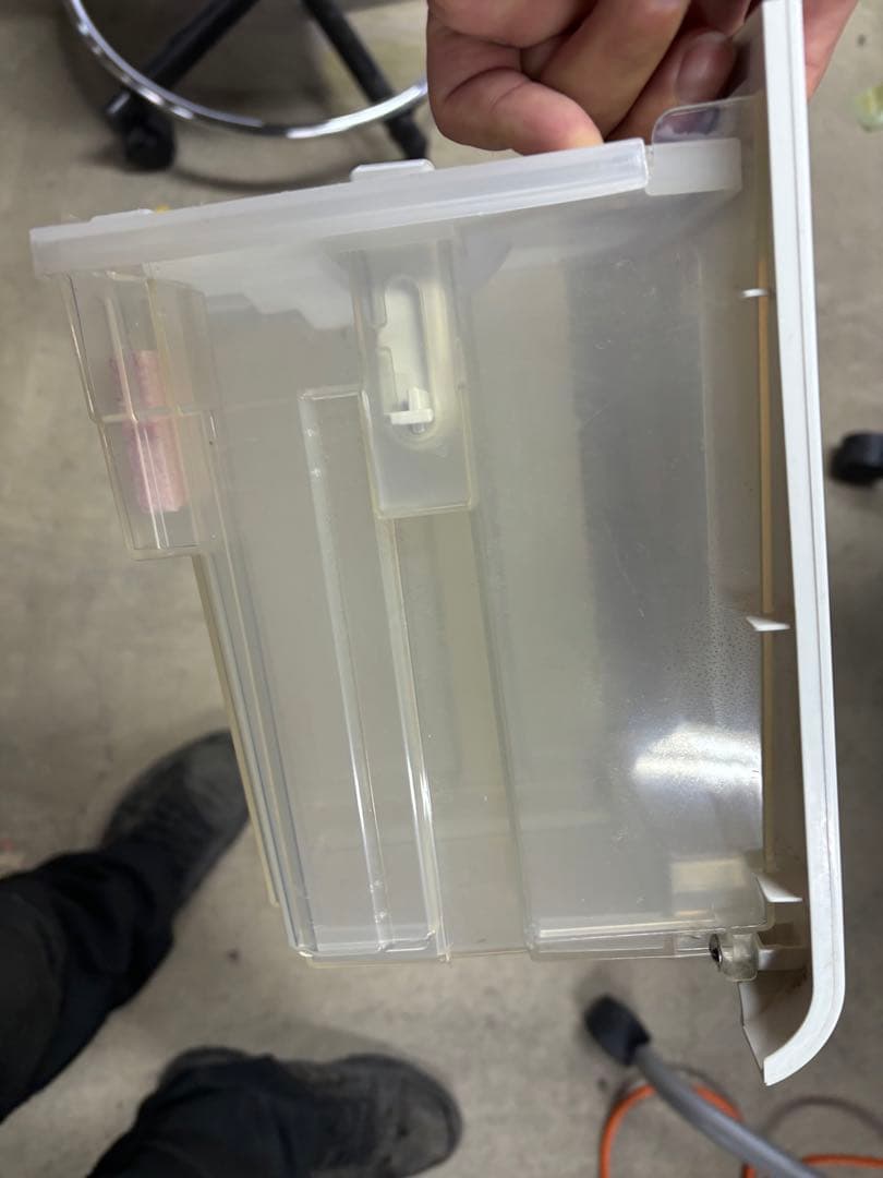 SHARP 除湿機　CV-J71-W