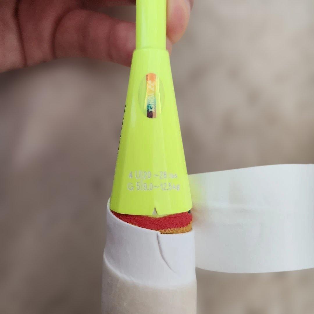 YONEX　アストロクス77 バドミントンラケットガット無し1本と袋のセット！