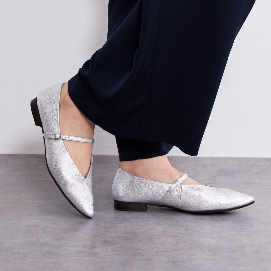 卑弥呼（ヒミコ）メリージェーンフラットパンプス シルバー 23.5㎝