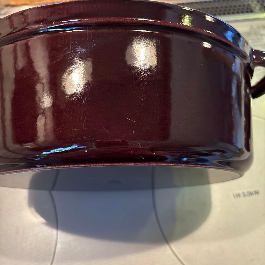 ストウブ鍋23センチ　ナスカラー