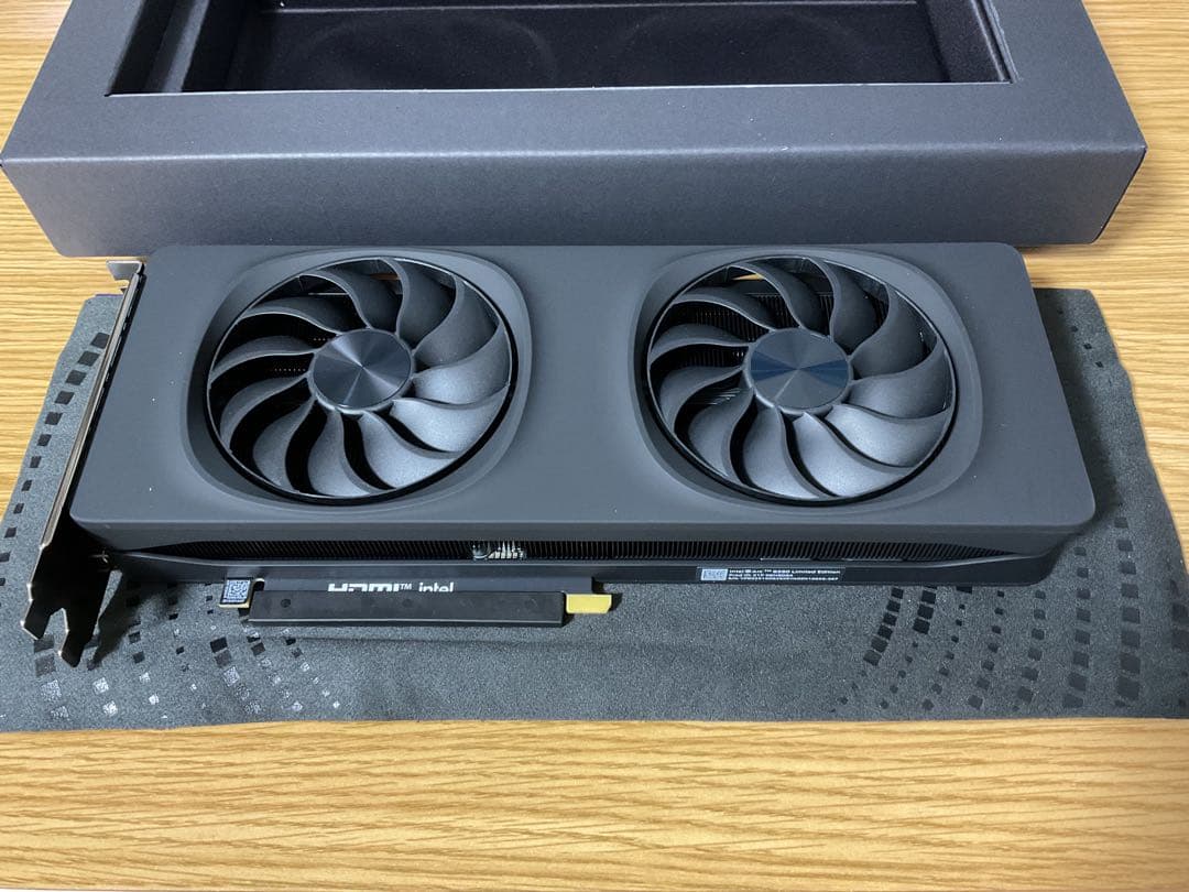 グラフィックボード・グラボ・ビデオカード intel ARC B580 Limited Edition