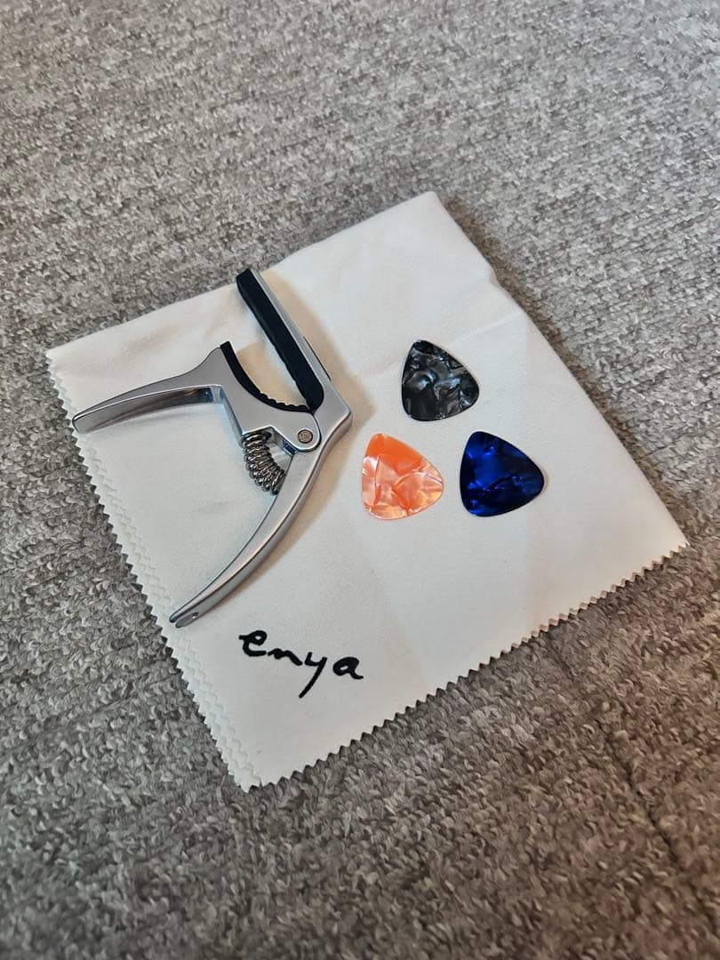 Enya Nova Go ホワイト アコースティックギター ケース付き