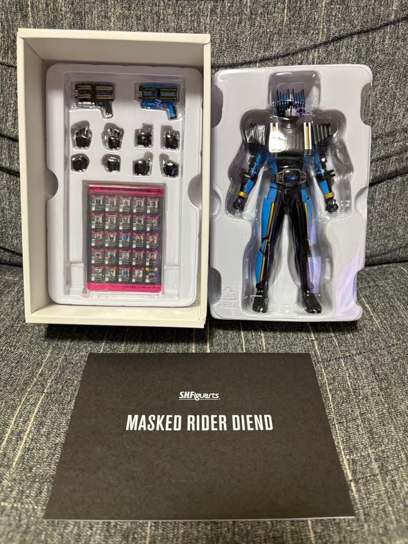S.H.フィギュアーツ　真骨彫　仮面ライダーディエンド