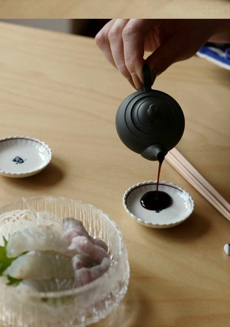 東屋 醤油差しNo.2 ＋　春菊七福神　scope