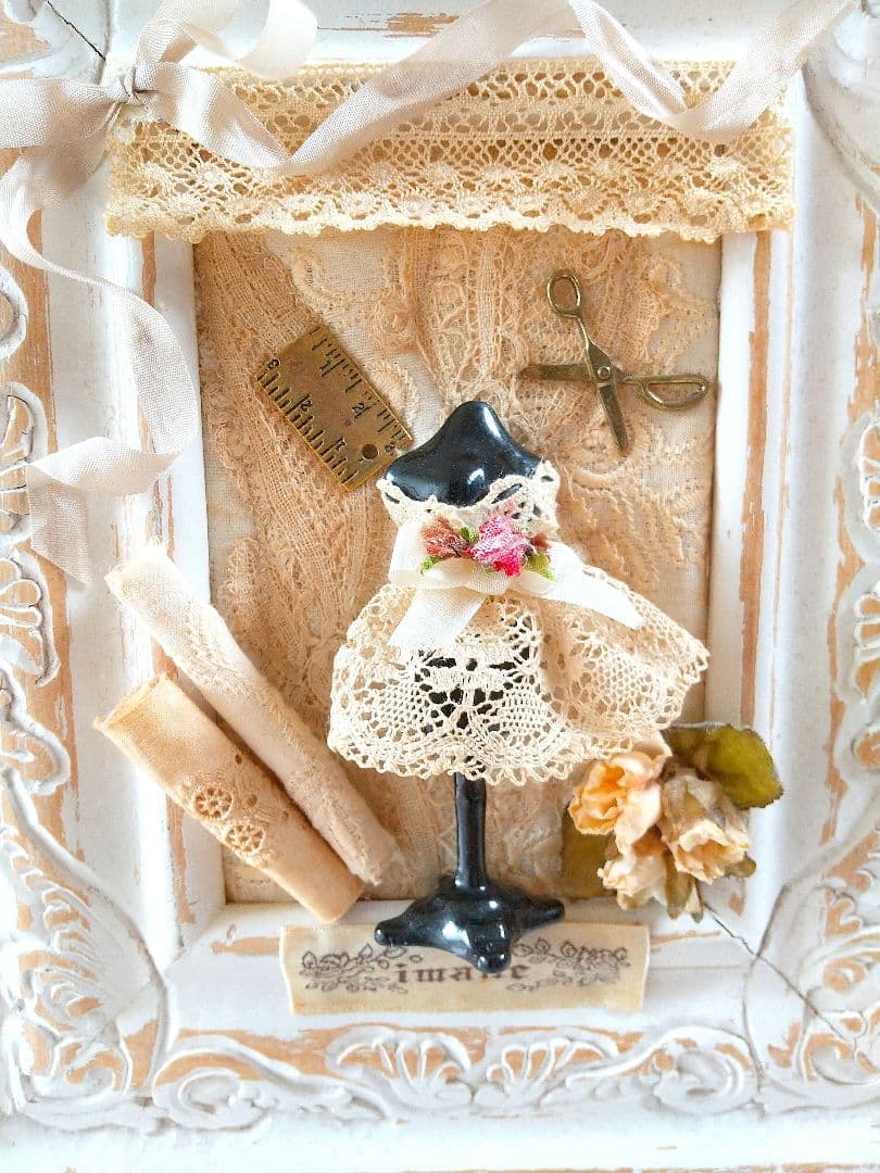 イマン　アミナ コラージュ 置物