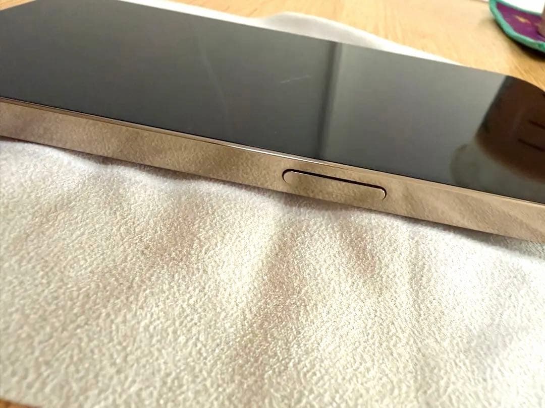 ★美品★ iPhone 14 Pro 本体　箱あり