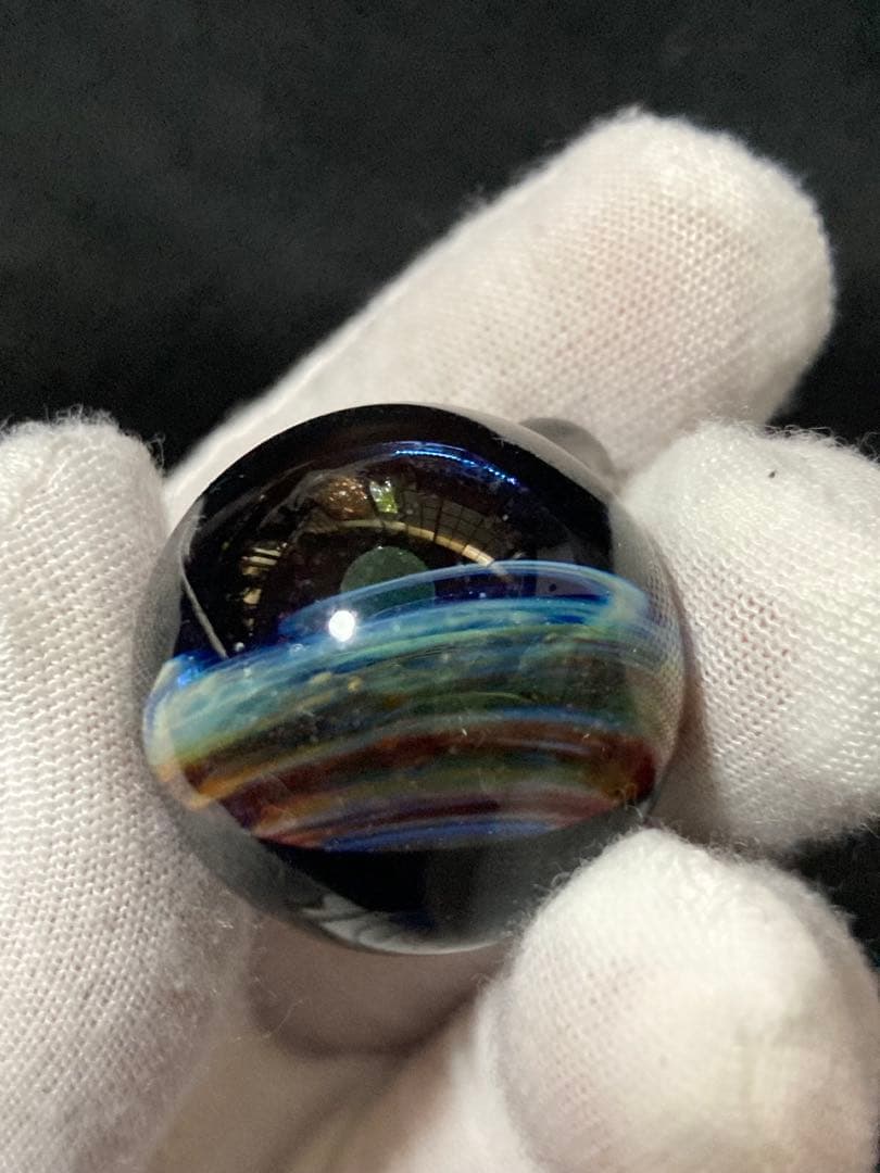 凄く綺麗なグリーンのオパールの入った宇宙ガラス。
