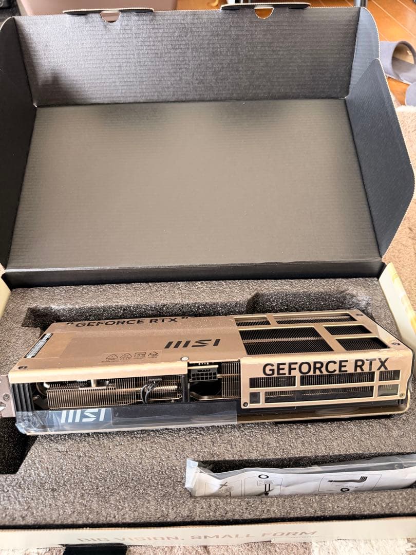 美品 MSI GeForce RTX 5070 12G INSPIRE 3X