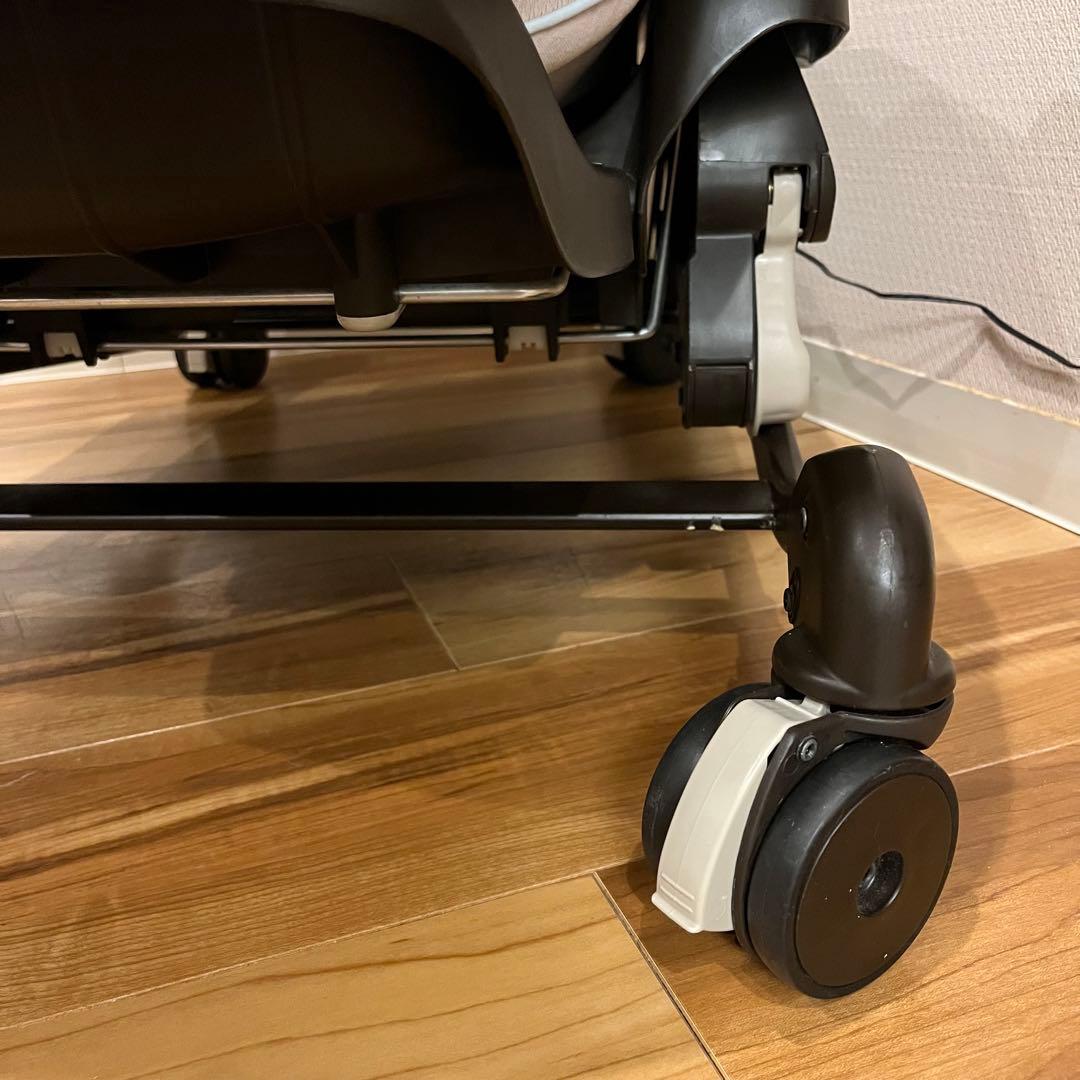 【美品】 コンビ ネムリラ 4キャス ハイローチェア アカチャンホンポ限定