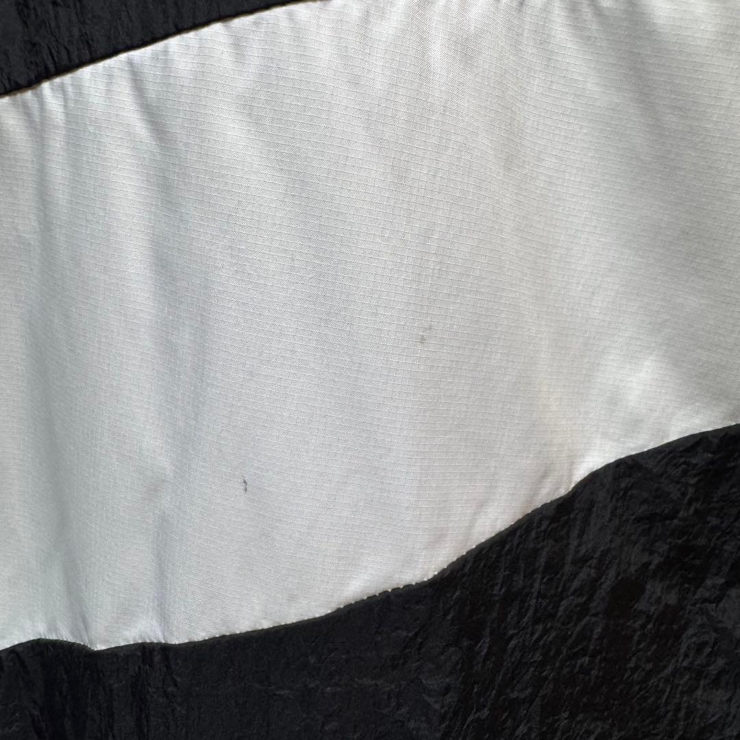 837a【即完売モデル】ナイキ　スウッシュロゴ　刺繍　ウーブンナイロンジャケット