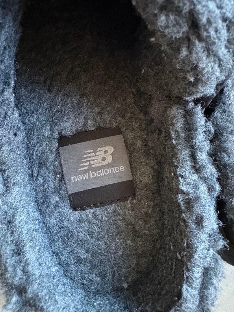New Balance PUFLEE V2 ブラック　ボアスリッポン