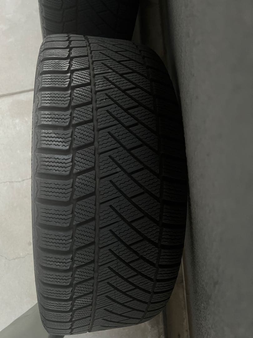 Volkswagen 225/40 R18 ホイールスタッドレスセット(4/4)