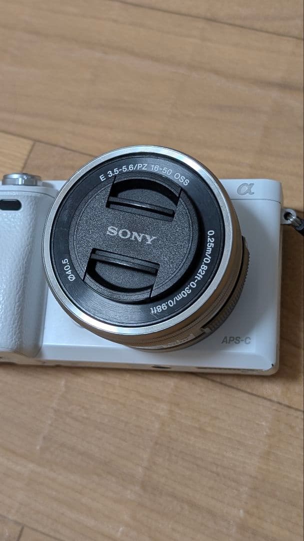 SONY α6000 ダブルズームレンズキット+50mm単焦点レンズ付き