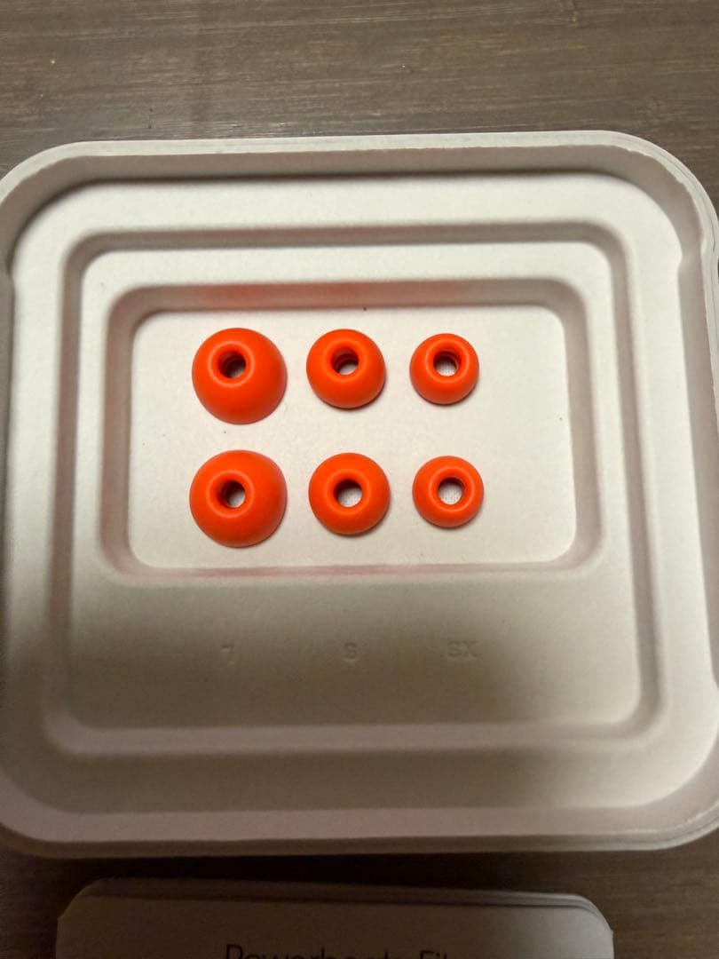 Powerbeats Fit 新品未使用 付属品完備 スパークオレンジ