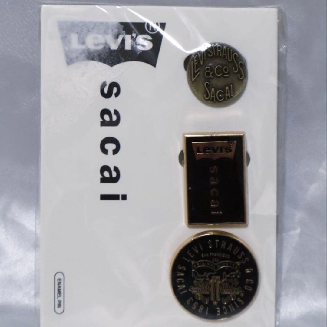 【sacai x levi's】サカイ　リーバイス　ピンズ　ゴールド