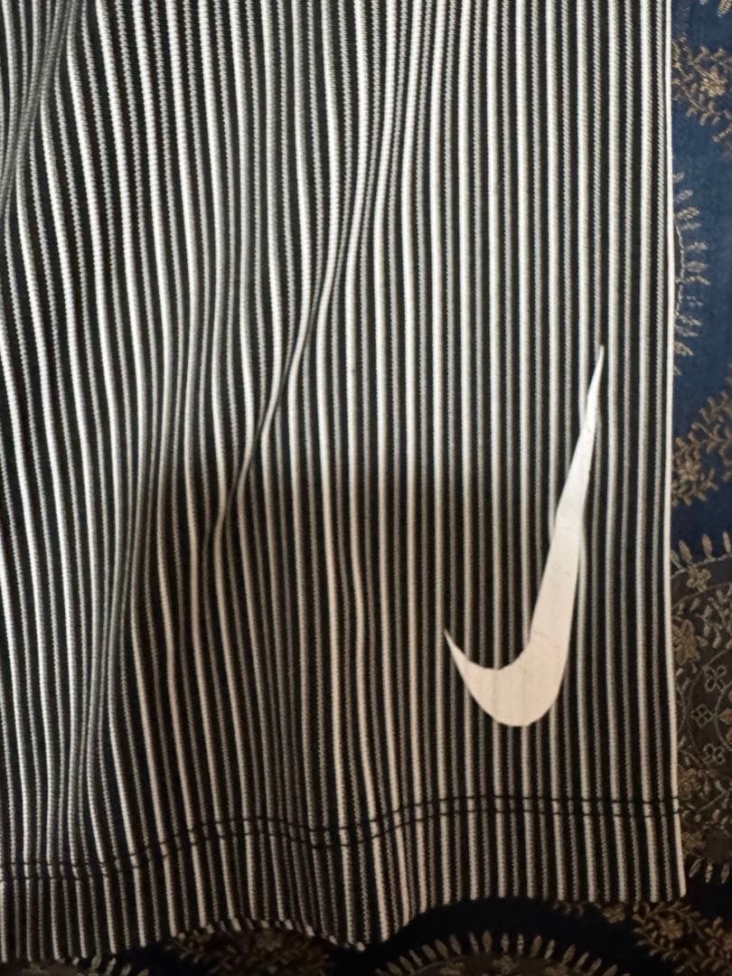 NIKE エアロスイフト　ハーフタイツ　Sサイズ　グレー