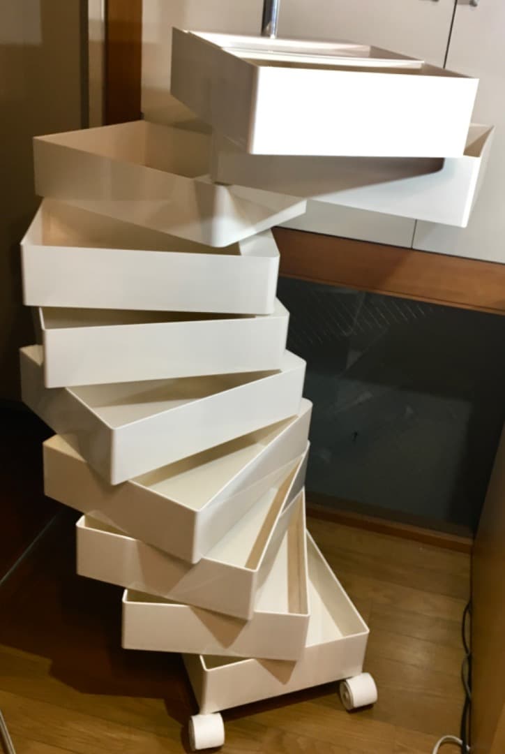 ○10段 美品 Ｍagis 正規品 キャスター付きワゴン 360°コンテナ 家具