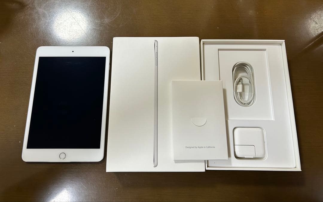 iPad mini4 32GBシルバー WiFiモデル