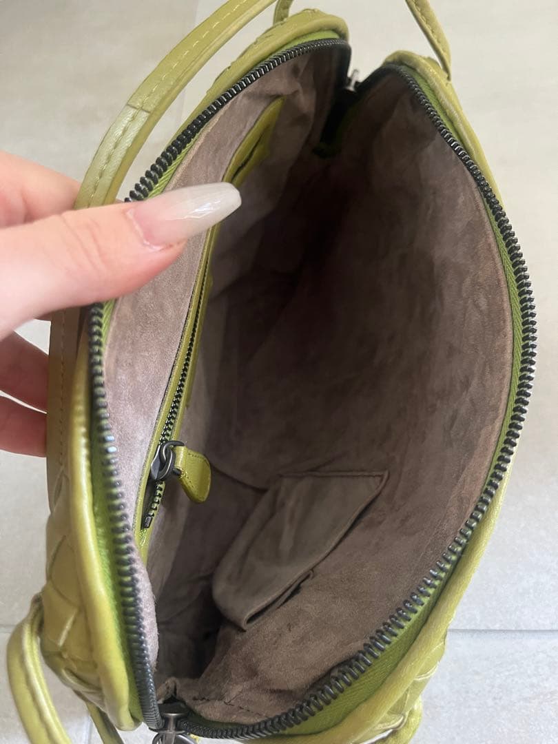 【美品】BOTTEGA VENETA ループ カメラバッグ ライムグリーン
