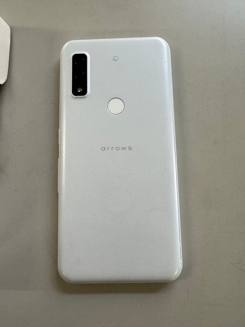 au arrows WeFCG01 ホワイト 本体