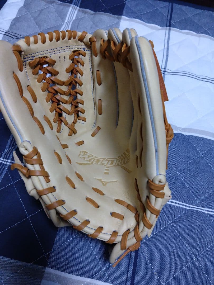 ぶ*ん様 ミズノオールラウンド　右投用軟式グローブ　スラッガーグラブ袋込