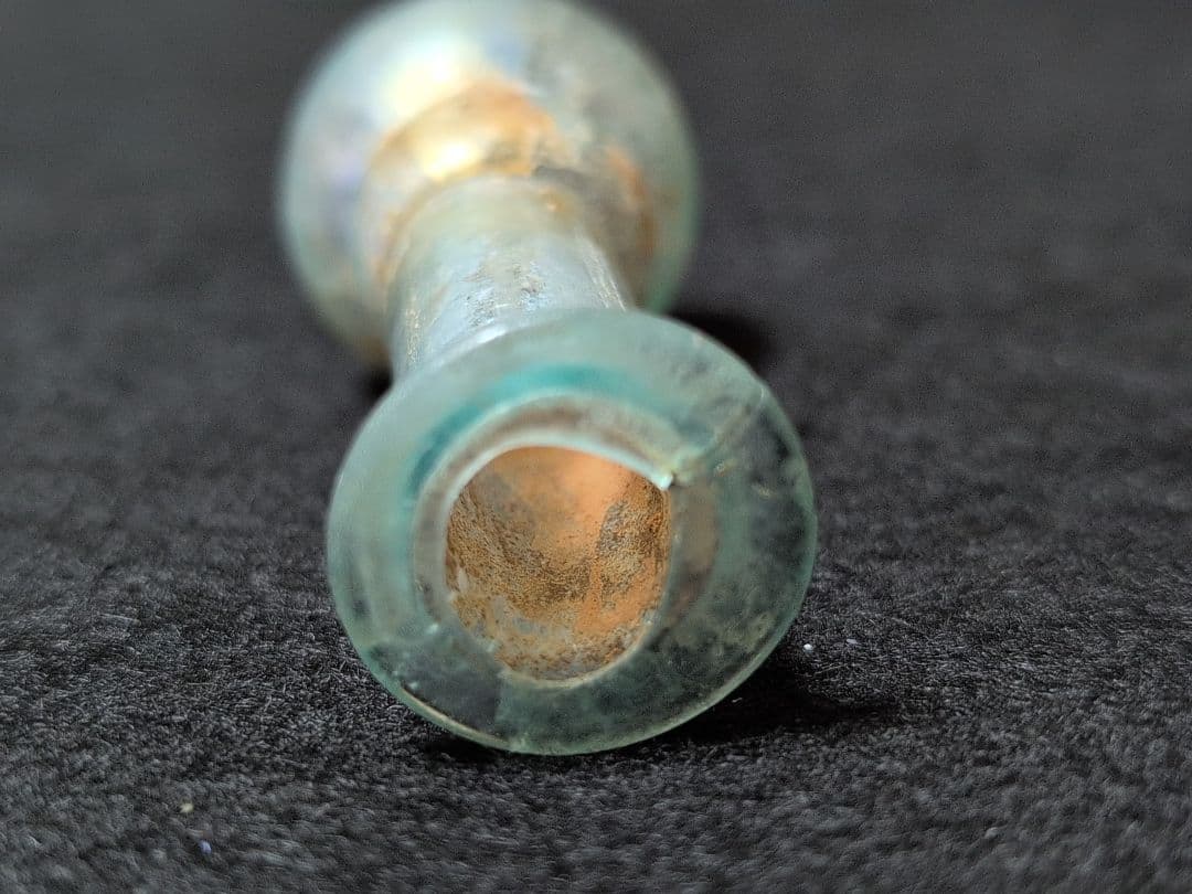 ローマングラス 青緑色 ガラス製品 独特な形状