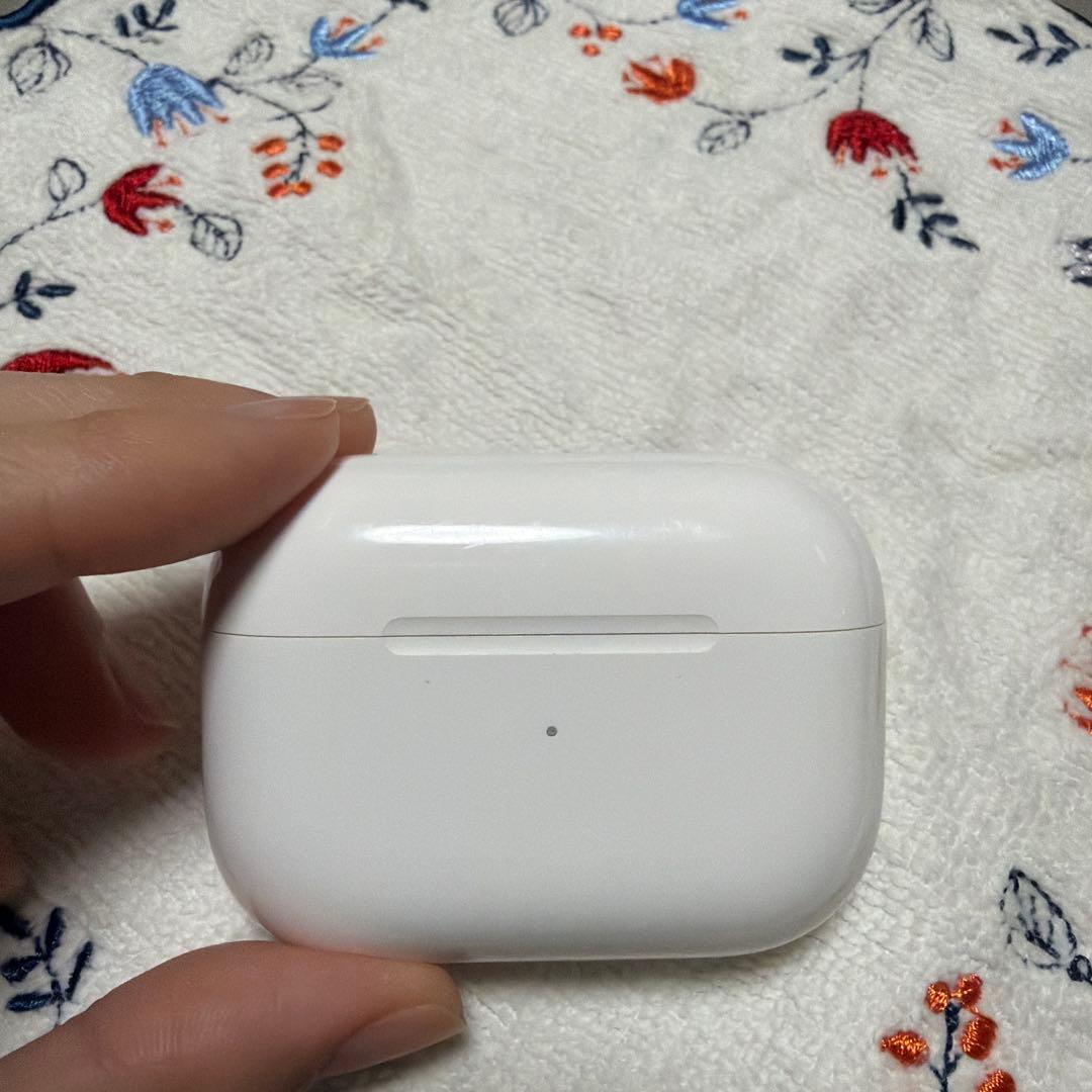 本日限りお値下げ中☆AirPods Pro 充電ケース付き