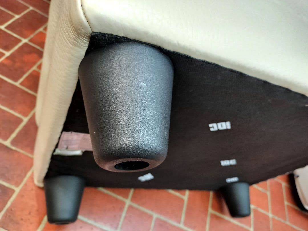 IDC大塚家具 オースチン オットマン フットスツール 総革