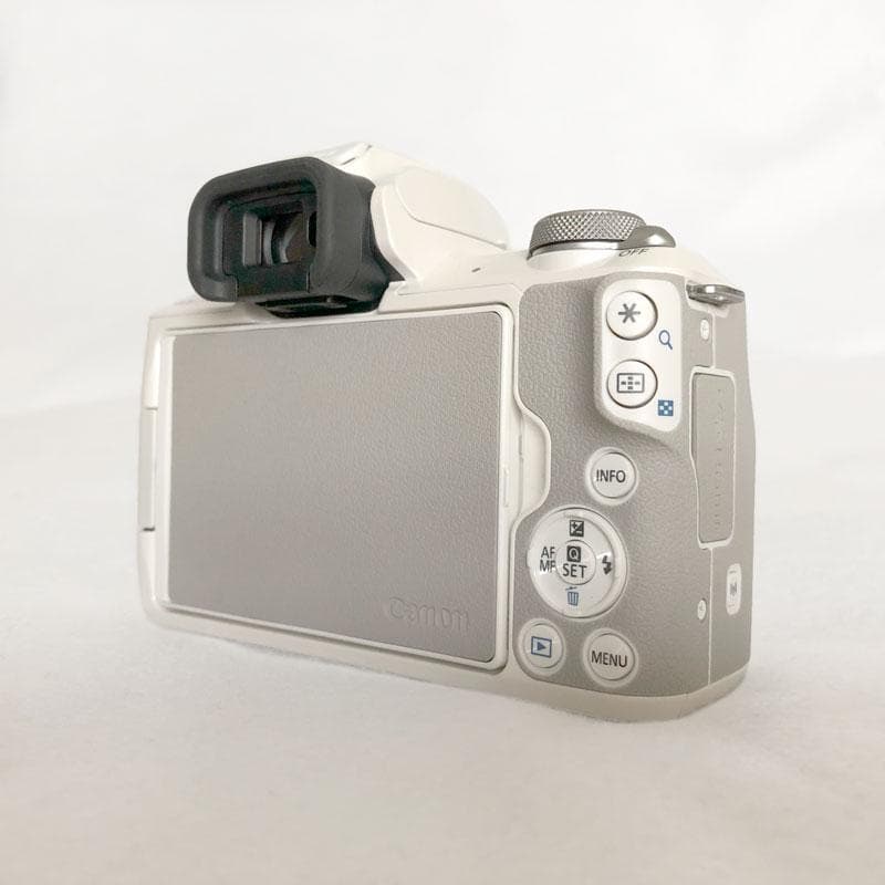 Canon EOS Kiss M ダブルレンズキット ホワイト【美品】おまけ多数