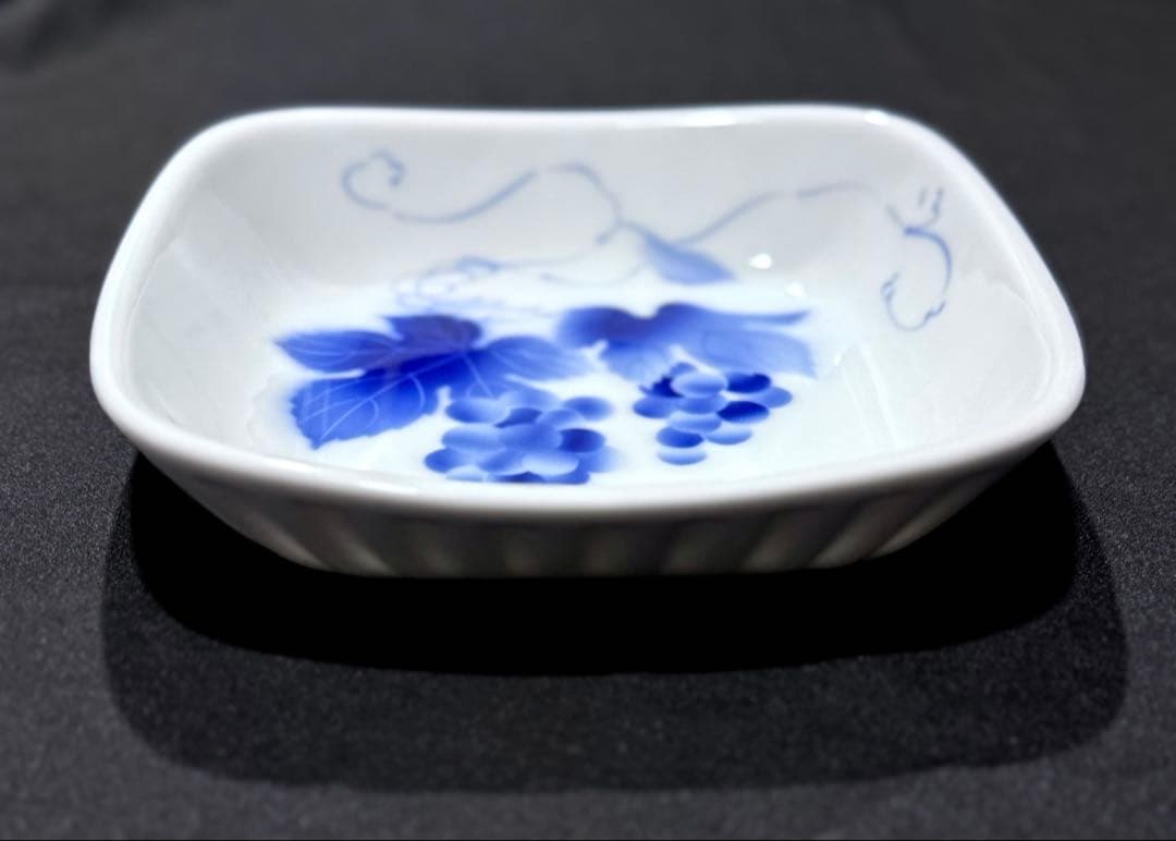 深川製磁　ブルーワイナリー　角大皿（一房　二房）　ペア　小付　葡萄