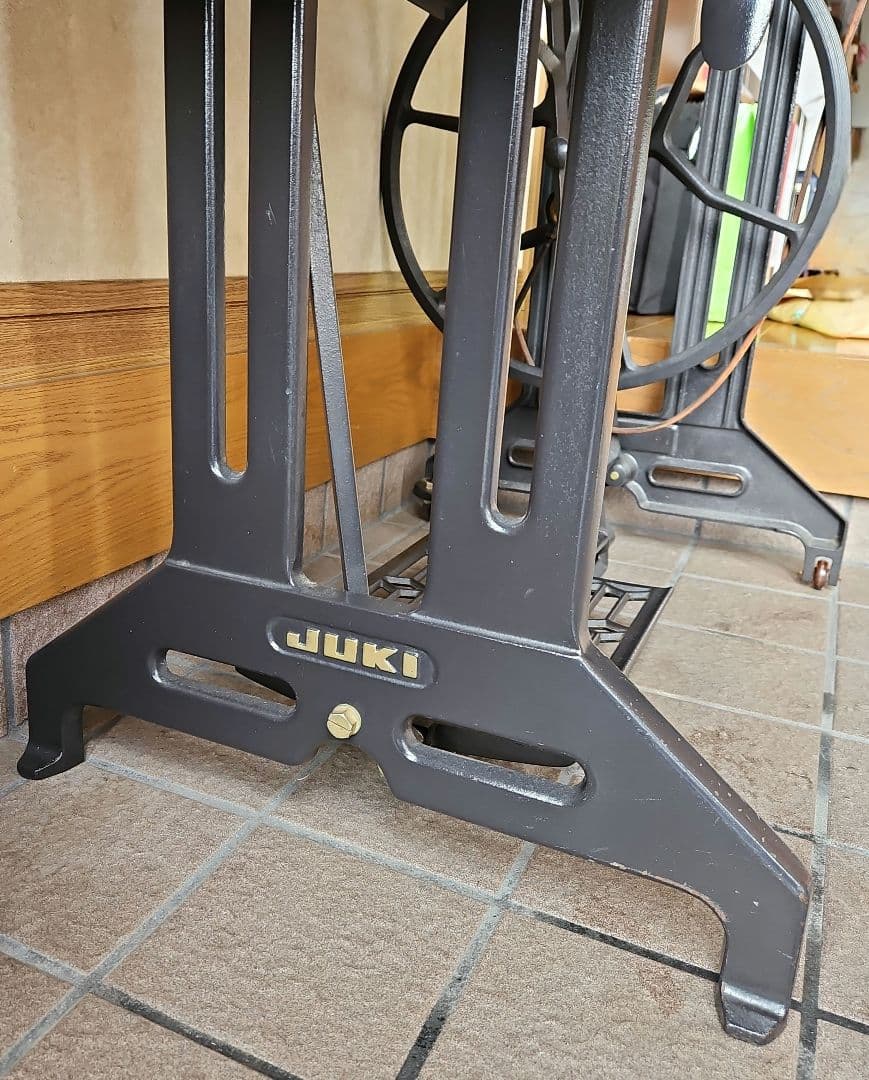 JUKI 足踏みミシン台 アンティーク 木製板付き 送料別