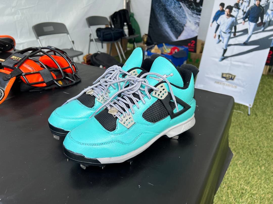 Jordan4 野球用スパイク（金属）tiffany風カラーカスタム28.5cm