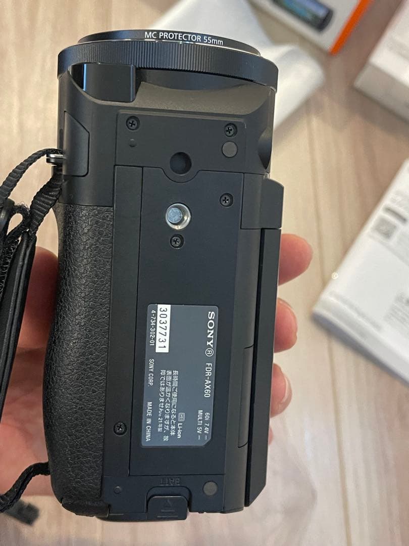 【極美品・付属品完備】SONY 4Kビデオカメラ FDR-AX60 ＋おまけ付き