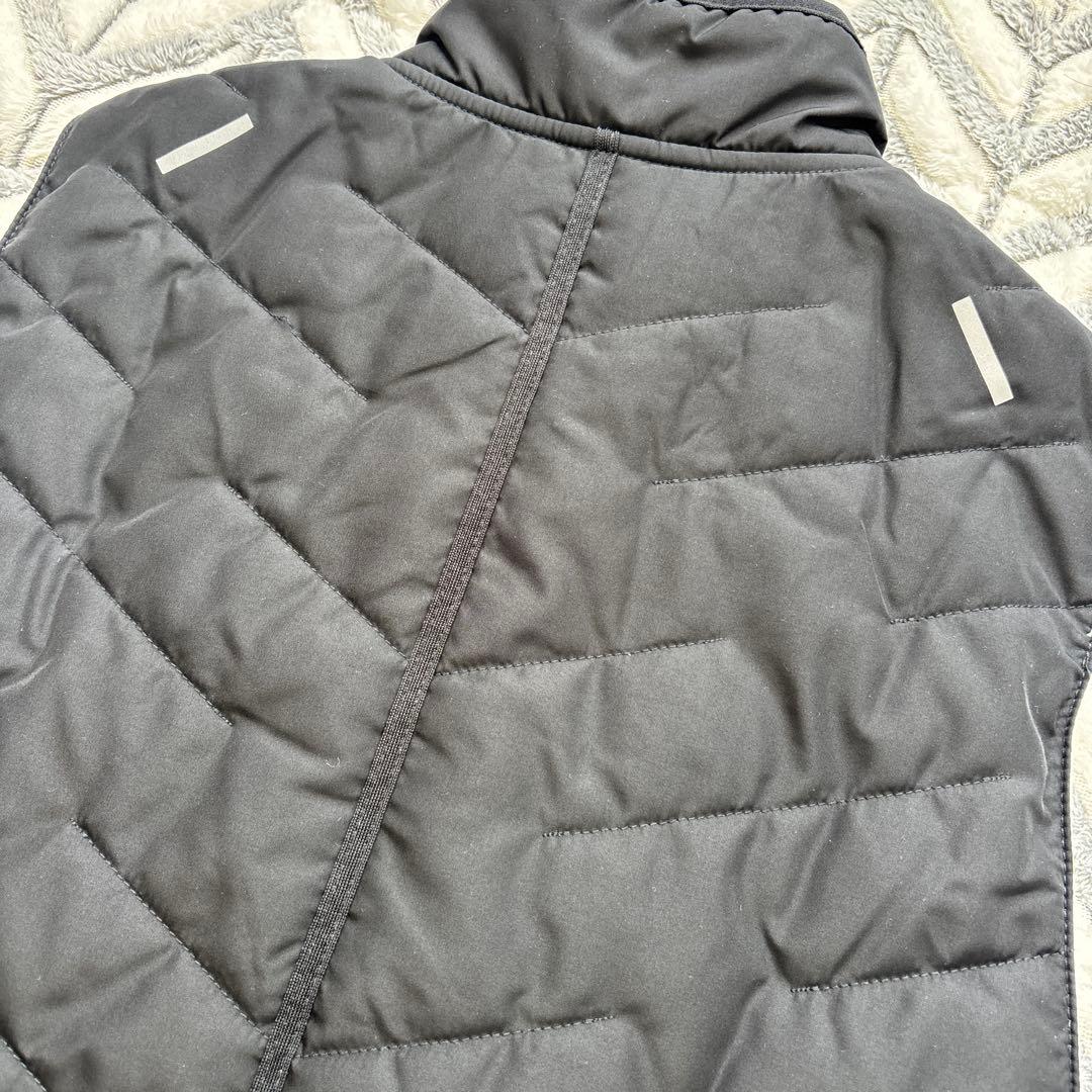 新品　ナイキ　メンズ　ランニングベスト　中綿　ブラック　黒　軽量　撥水　L