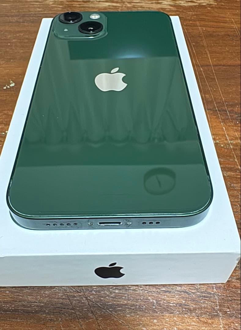 Apple iPhone 13 グリーン128GB 美品　備品