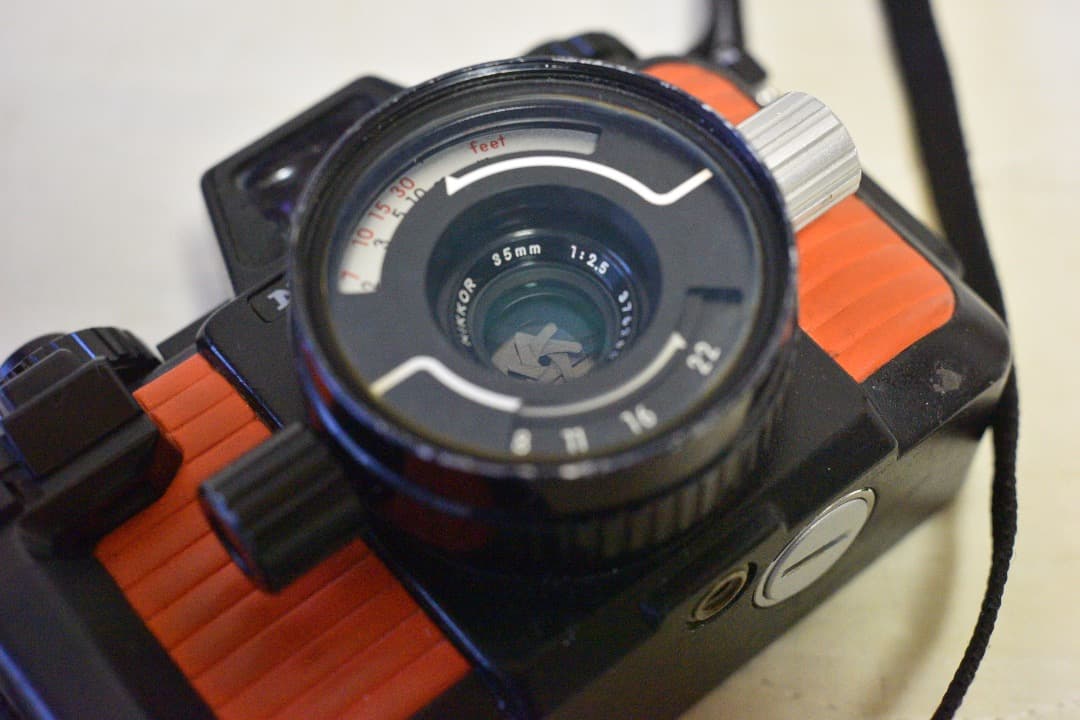 NIKONOS V 35mm F2.5 付き 純正ケース付き