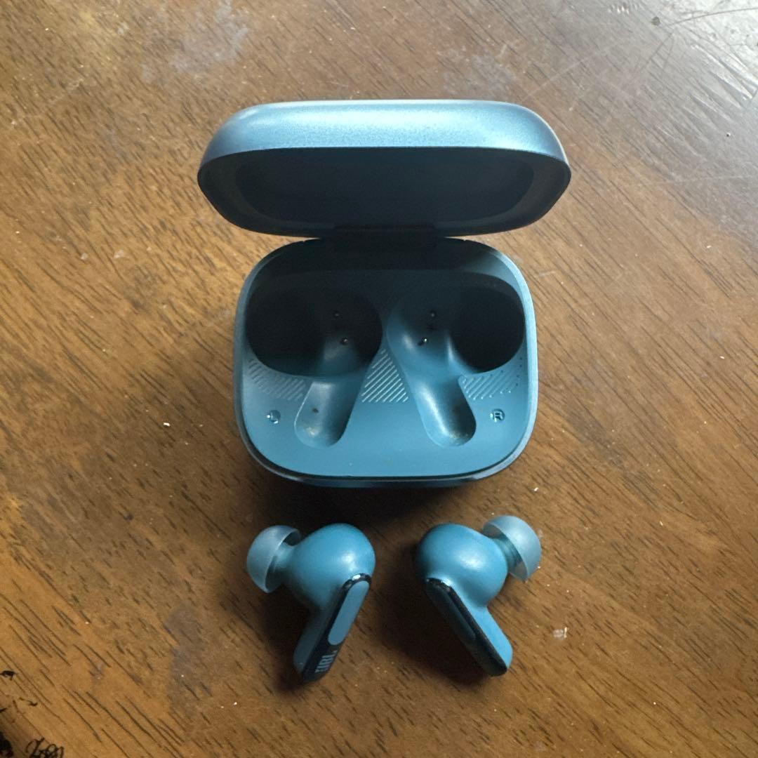 イヤホン JBL LIVEBEAM3