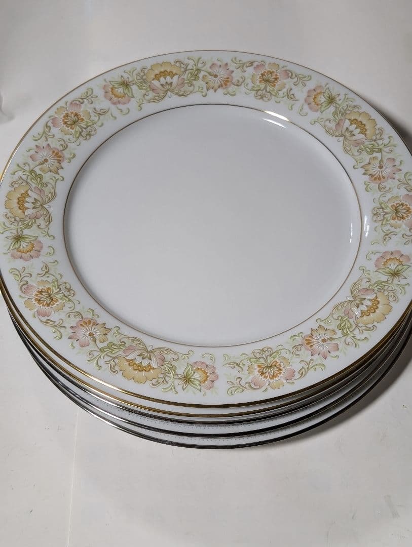 （Z!!）ノリタケ　花柄とゴールドのディナープレート5枚セット