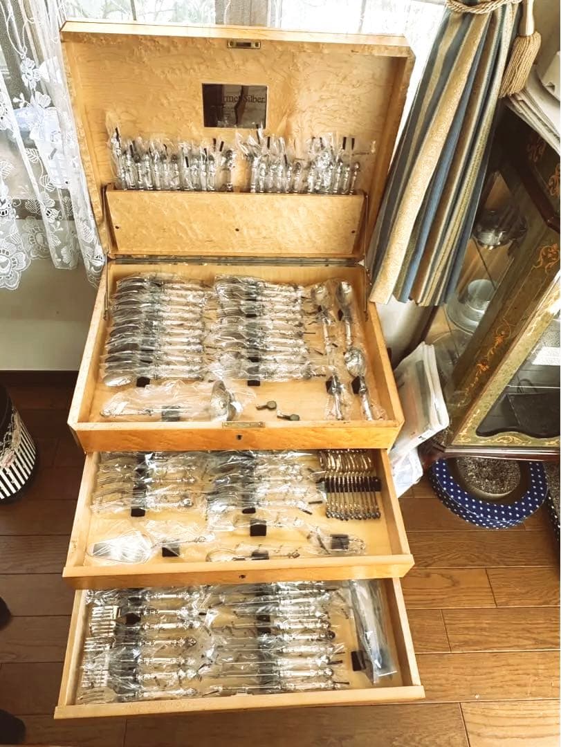 Gourmet-Silber カトラリー収納 サイドテーブル&銀食器セット