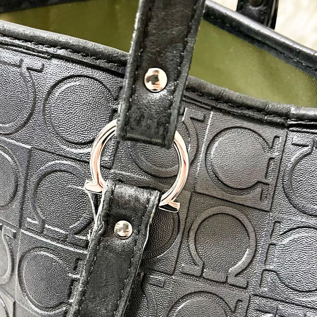 Salvatore Ferragamo ショルダーバッグ トート　ガンチーニ　黒